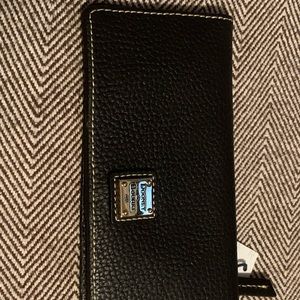 Dooney & Bourke wallet